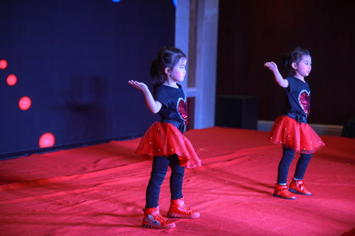 大禹漢光2018年“同心同行，共創(chuàng)未來”主題年會(huì)圓滿成功