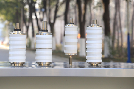 真空開關(guān)管結(jié)構(gòu)及工藝有怎樣的特點(diǎn)和優(yōu)勢？