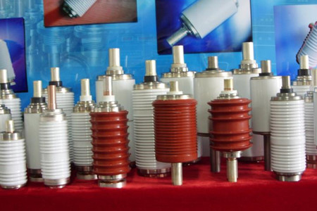 如何判斷真空斷路器中的真空滅弧室需要更換？