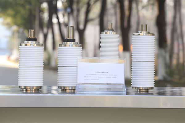 真空開(kāi)關(guān)管絕緣外殼采用玻璃材料，優(yōu)勢(shì)多多！